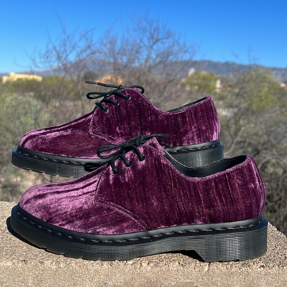 💕 Dr. Martens Purple Shimmer 14482 Crushed Velvet Oxfords 💕 - Picture 10 of 17